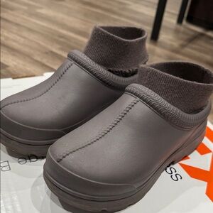 UGG Gray Knit Cuff Slip-Ons